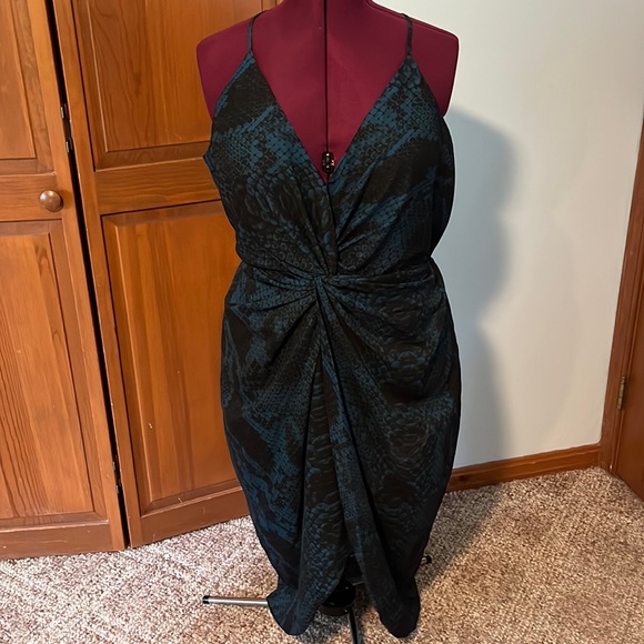 City Chic Dresses & Skirts - City Chic Viper Dress